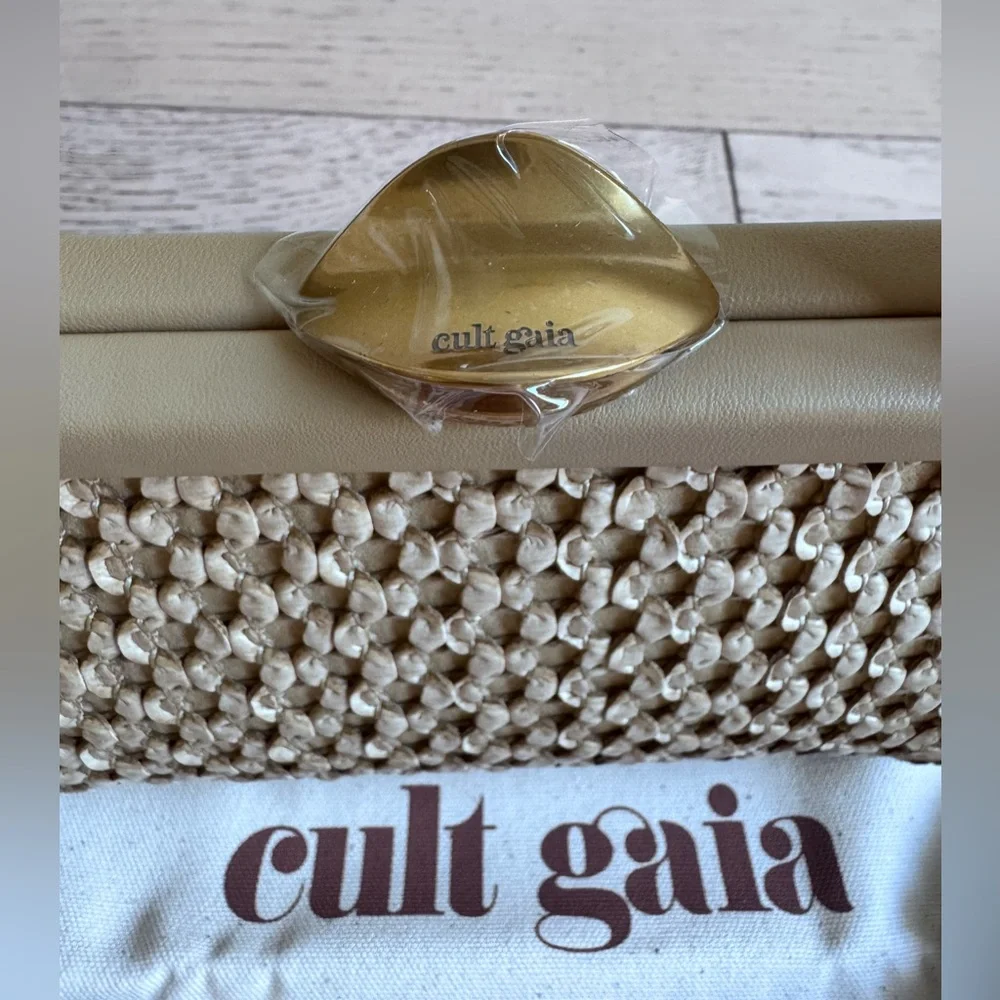 NEW CULT GAIA ZUMA MINI CROSSBODY BAG
$458 SAND WOVEN LEATHER - Picture 5 of 10